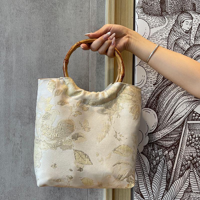 Exquisite Retro Jacquard Cheongsam Clutch: Elegant Bamboo Joint Hanfu Evening Wedding Bag