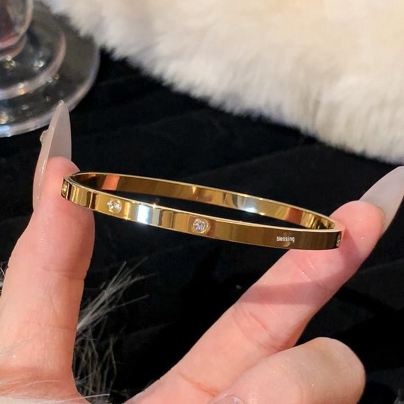 Trendy Ten-Diamond Titanium Steel Bracelet - High-End Starry Sky Design, Versatile Full Diamond Bangle Jewelry for Couples.