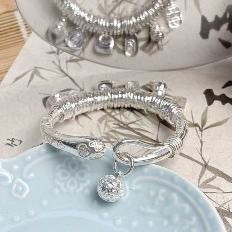 Light Luxury Niche Auspicious Words, Safety Lock Bell, Cat Claw, Coiled Bracelet