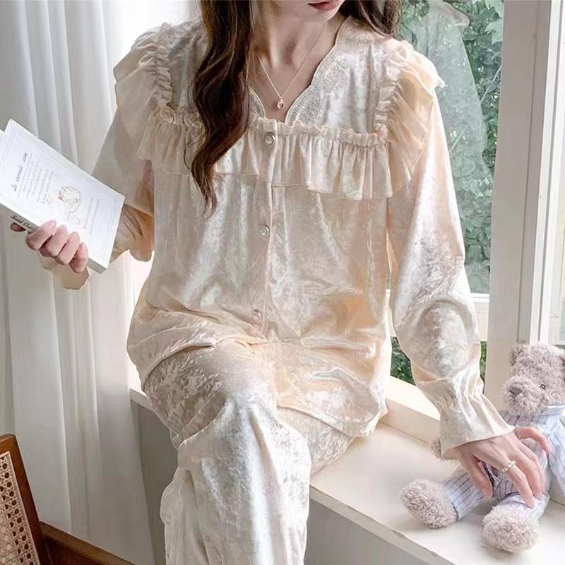 Women's Gold Velvet Pajamas Suit: Sexy Korean Style, Long Sleeves, for Spring, Autumn, Winter.
