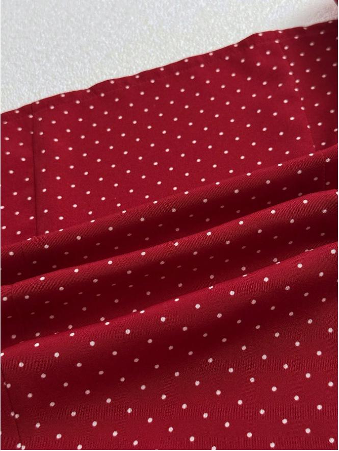 Camisa de Mujer de Manga Corta, Ajustada, con Cuello y Lunares (2025)