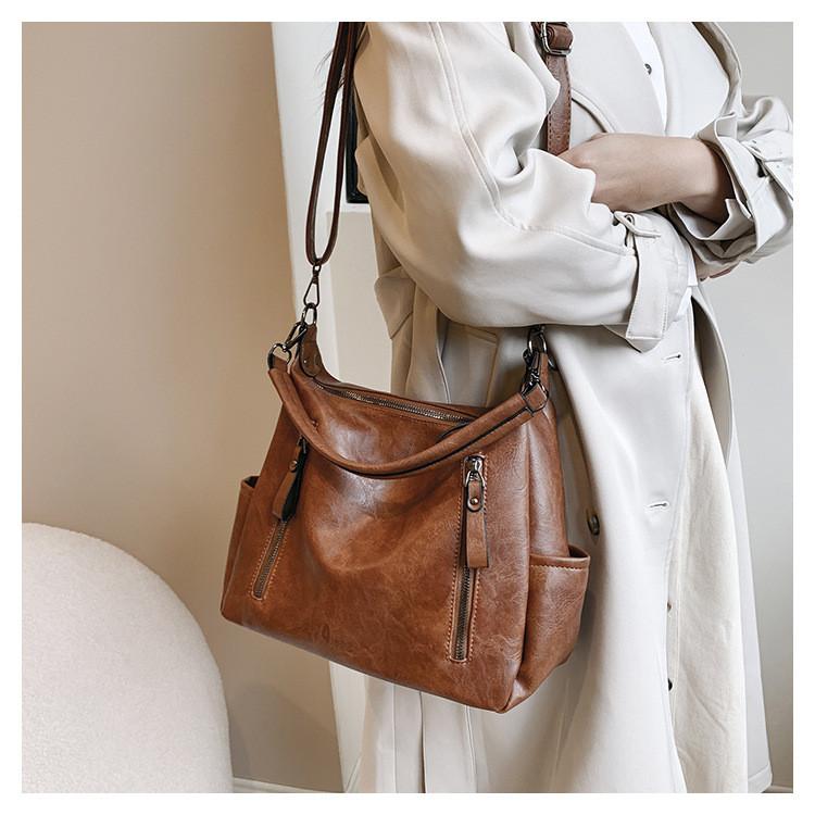 IELGY Ladies Tote Bag Korean Version Retro Large Capacity Simple Shoulder Handbag