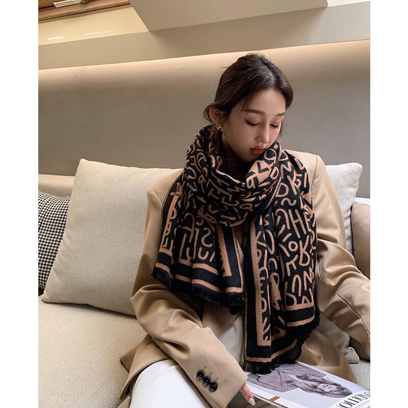 VICTORIA&VERA Autumn/Winter Letter-Edged Scarf