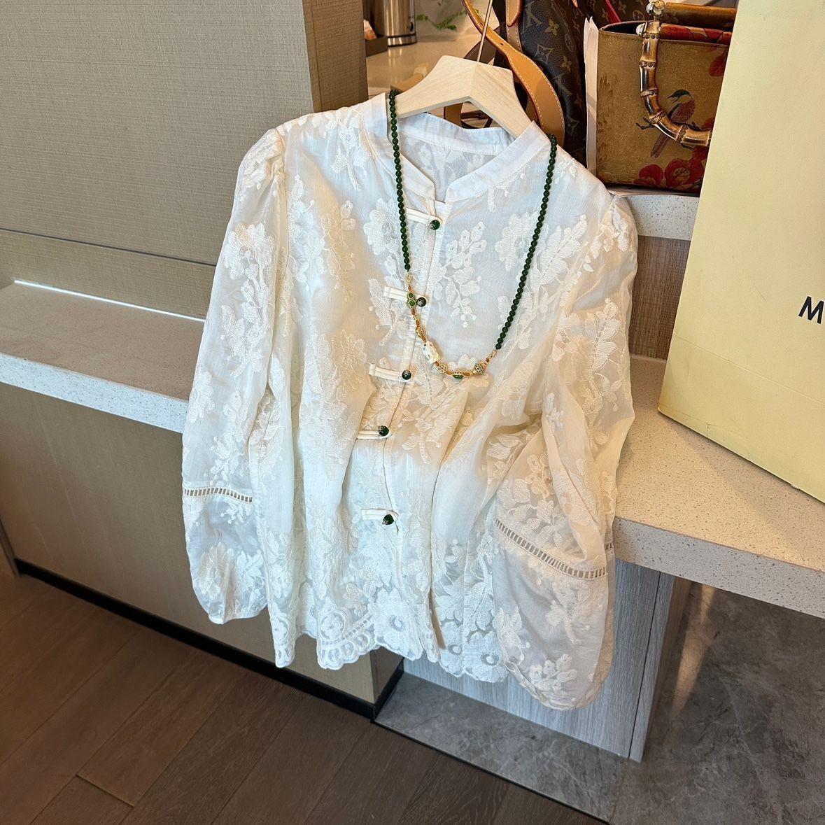 

Белая вышитая рубашка женская 2025 ранняя весна новая ретро на пуговицах ежегодная рубашка с длинным рукавом топ M (under 50kg recommended)