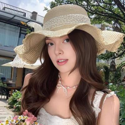 Sun Hat Large Wavy Brim Breathable Summer Straw Hat with Lace Bow Tulip Decor Foldable Portable Travel Hat