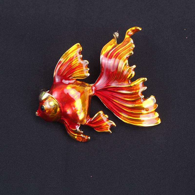 Koi Fish Brooch Pin With Electroplated Alloy For Fashionable Women And Men