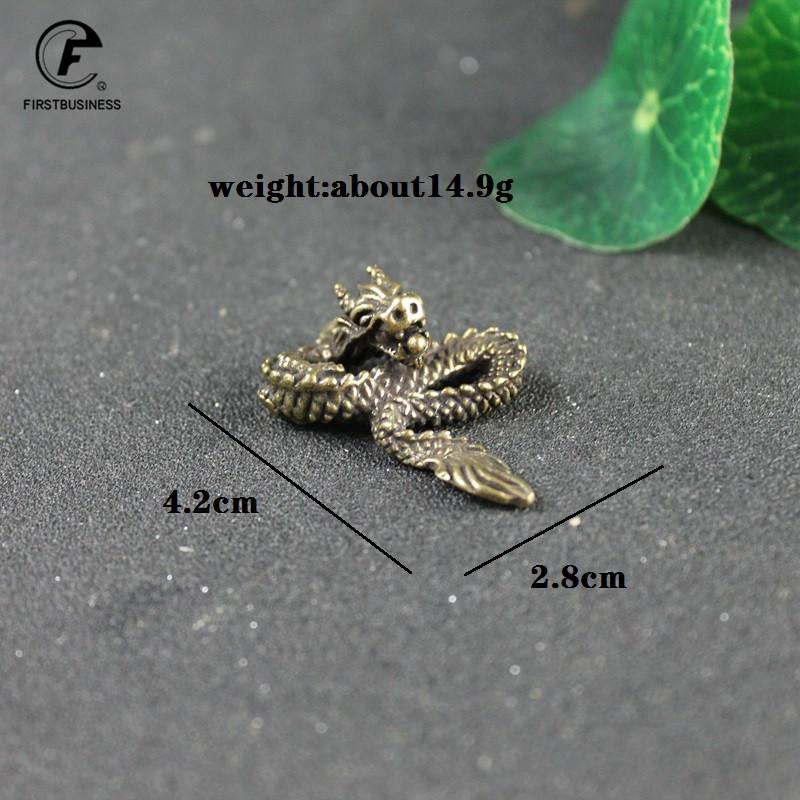 Retro Brass Zodiac Dragon Car Keychain Pendant Copper Dragon Head Home Decorations Solid Desk Mininature Ornament Car Key Chains