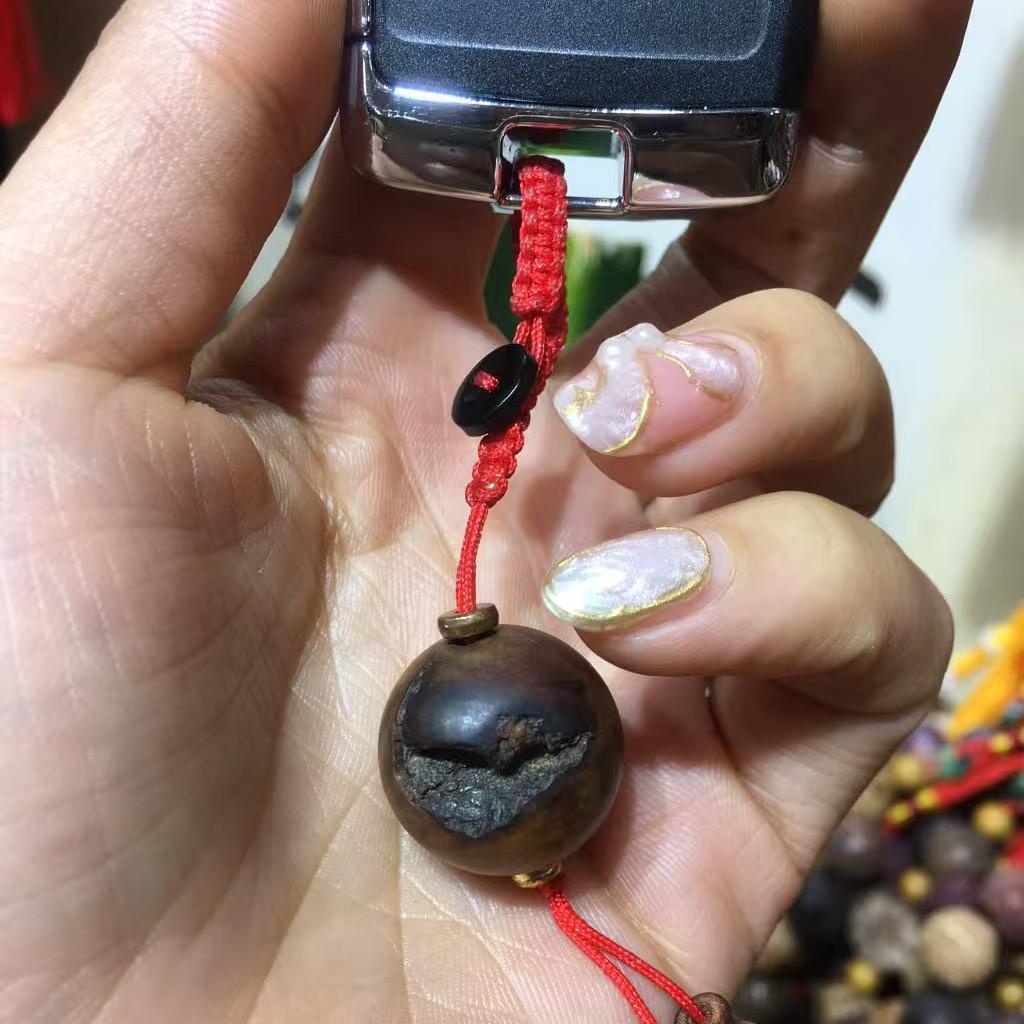 Natural Lightning-Struck Jujube Wood Keyring Pendant for Car and Bag LY236356