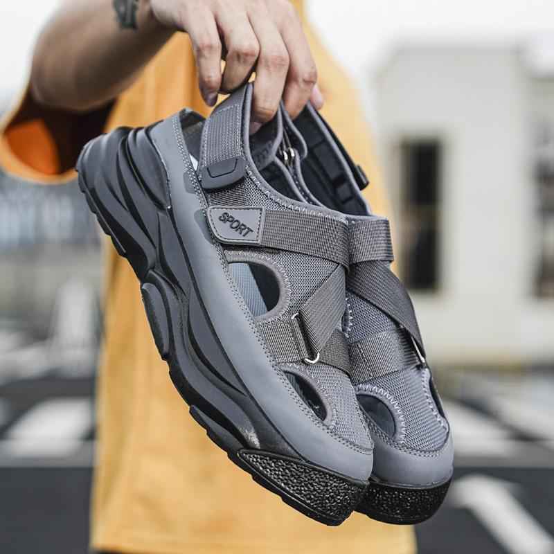 New Summer Sandals Men's Baotou Sports Beach Sandals Hole Shoes Men