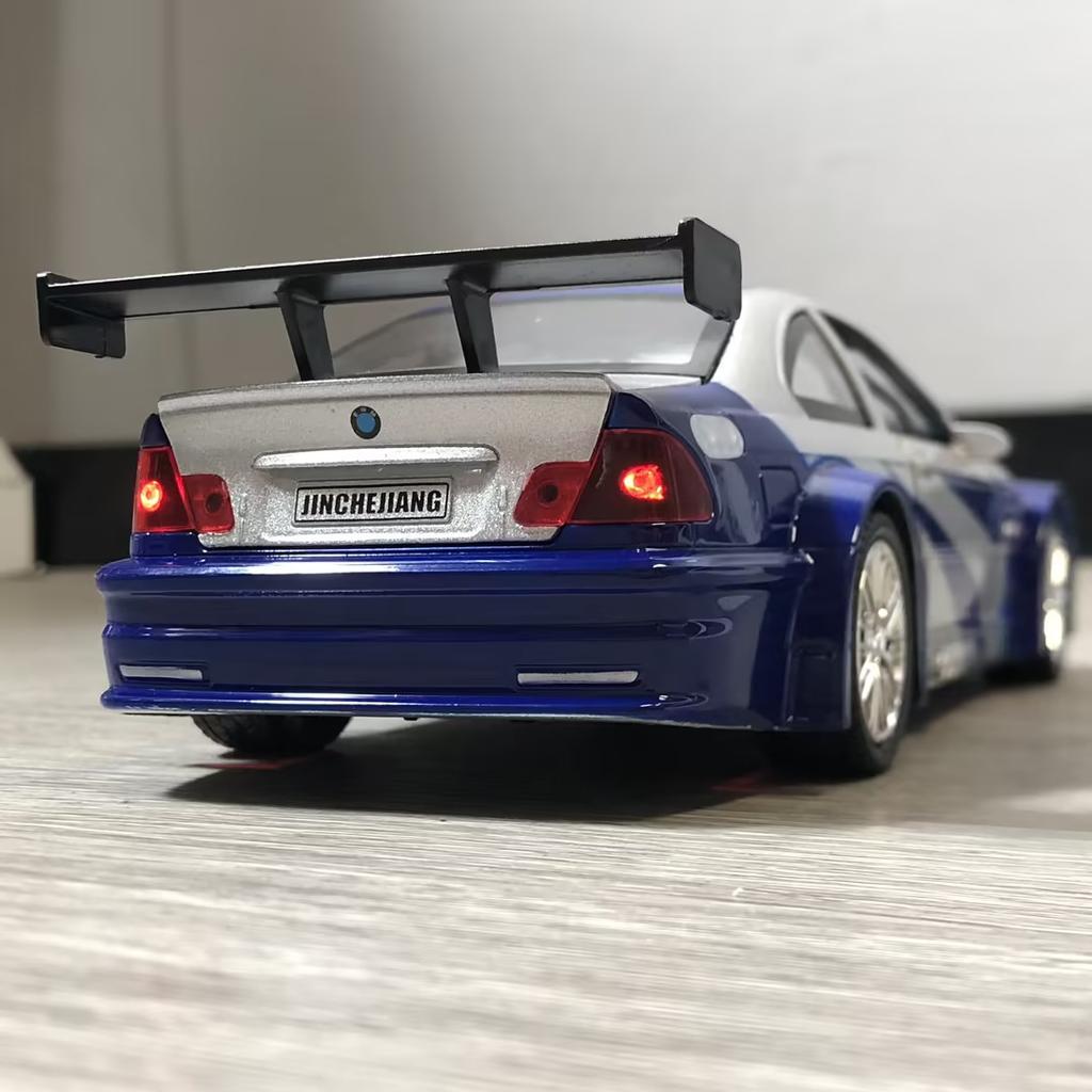 1:24 BMW M3 GTR E46 Performance Straßenrennsport Legierung Metall Druckguss Modellauto Zuhause Trendige Ornamente Und Computer-Schreibtischdekorationen