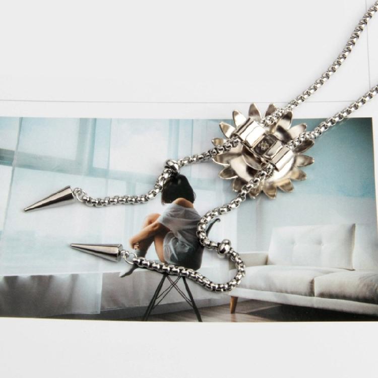 Bolo Tie Necklace for Teenage Girls Cool Chokers Daisy Jewelry Neck Chain