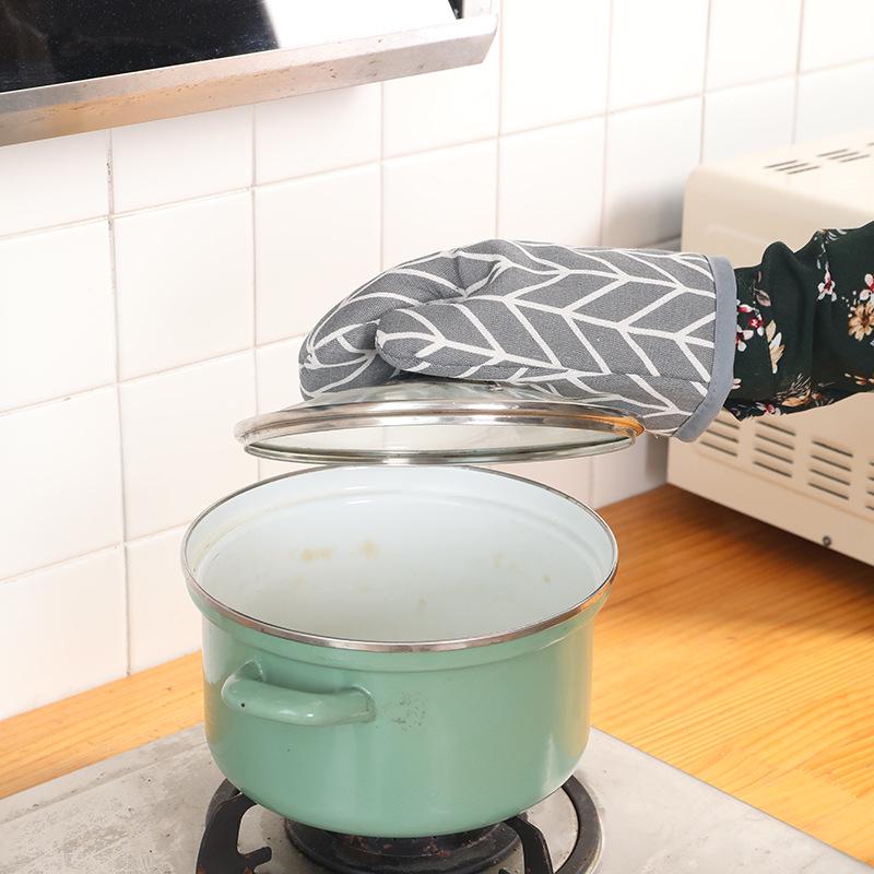 Heat-Resistant Cotton Linen Oven Mitts: Anti-Scald Baking Gloves for Microwave Use