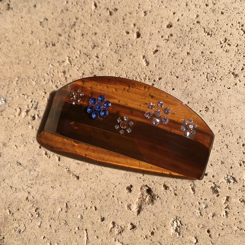 French Vintage Amber Acetate Hairpin: Elegant Luxury Spring Clip for Sweet, Chic Styles