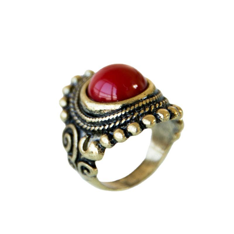 Retro Distressed Red Gemstone Ring: Trendy, Versatile Niche Design