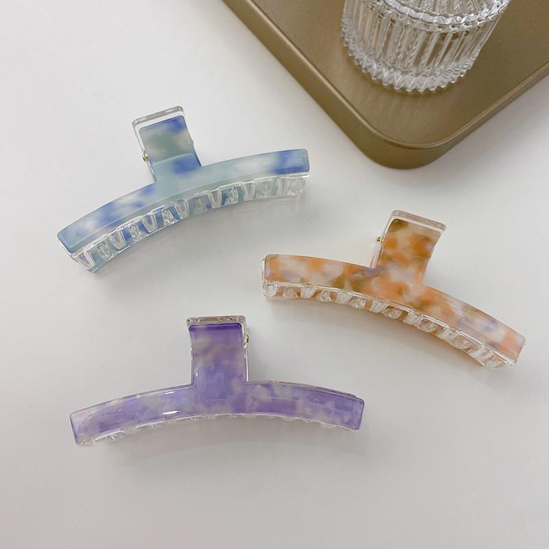 Chic Handcrafted Acetate Hair Claw In Geometric Design Ideal For Fashionable Women