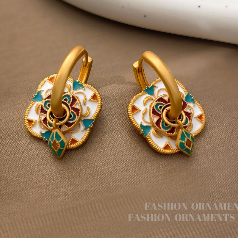 Malowane nauszne mankiety w stylu chińskim: Modne kolczyki color block z niszowym designem high-end
