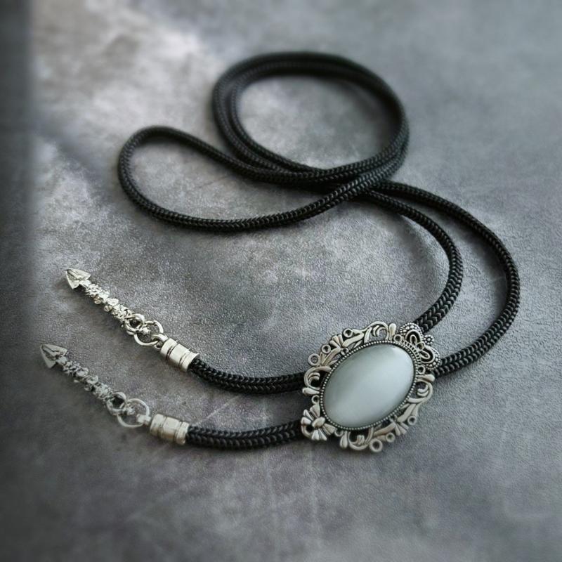 Men Women Handmade Vintage Bolo Tie Western Cowboy Braided Rope Necktie with Antique Stone Feathered Pendant Necklace