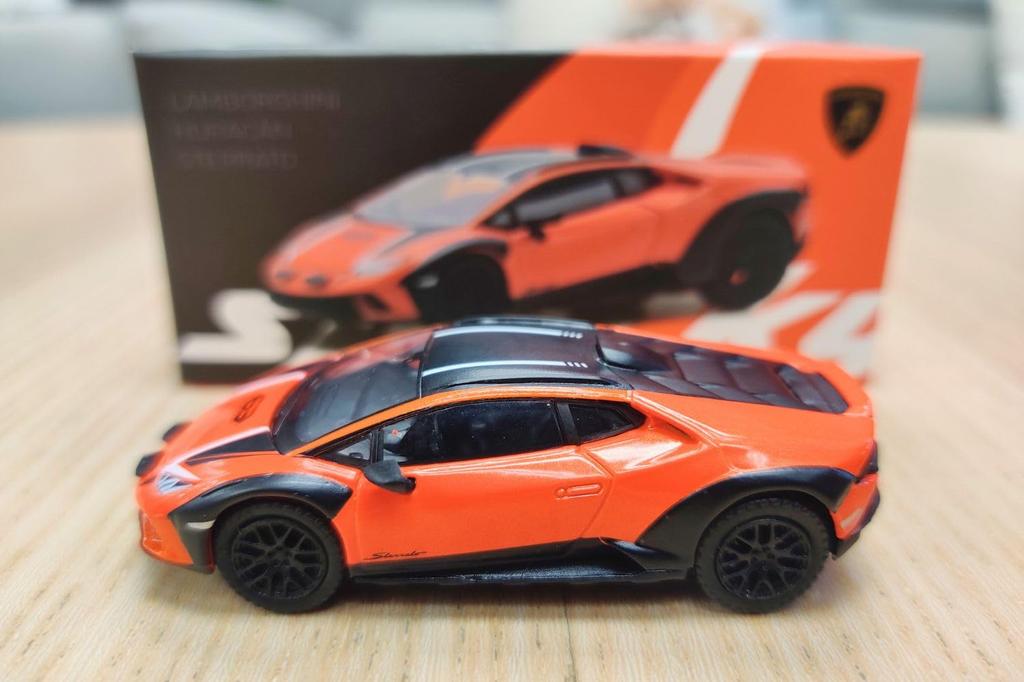 TINY x jiskřivý Lamborghini Huracan Sterrato 1/64 (oranžový)