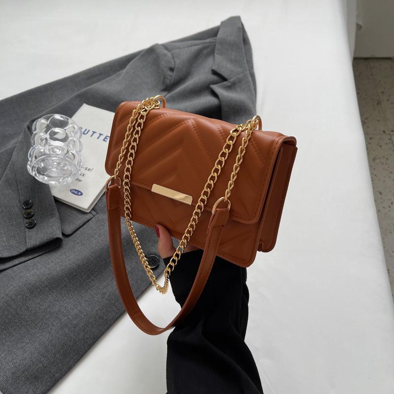 

Вышивка ромбовидной впадиной проста и популярна, а новая маленькая квадратная сумка через плечо на одно плечо летом коричневый