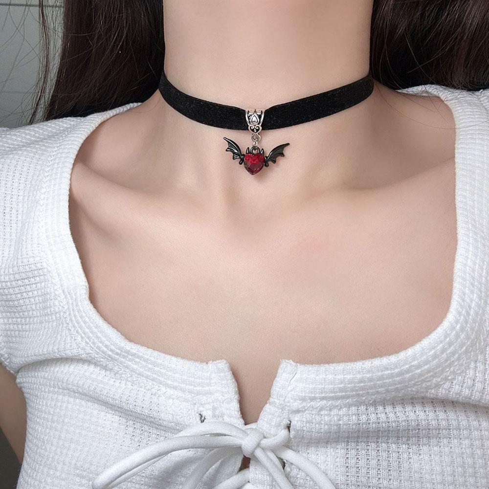 Dark Wind Necklace Women Halloween Black Bat Wings Pendant Neck Collar Gothic Devil Collar Versatile Festival Accessories Party