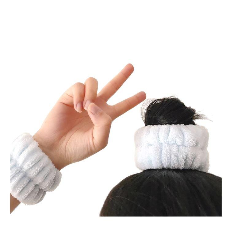 Coral Fleece Face Wash Set: Absorbent Hair Tie, Wristband, and Moisture-Proof Skincare Tool.
