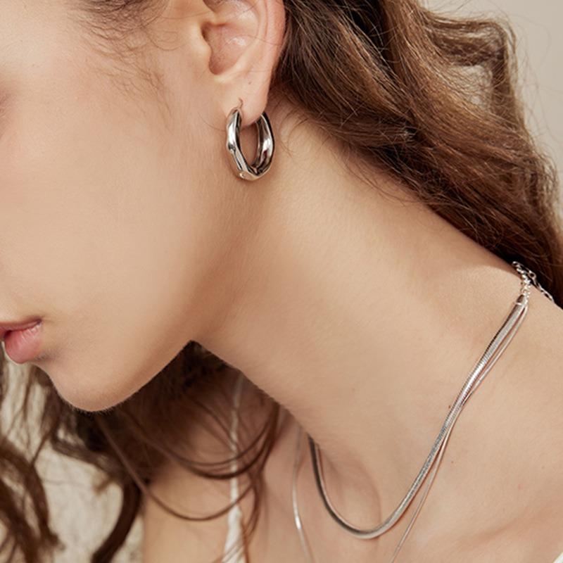 Ear Hoop - Small-scale, Minimalist, Retro-style Ear Clasp - Unique Design, High-end Ear Jewelry Earrings