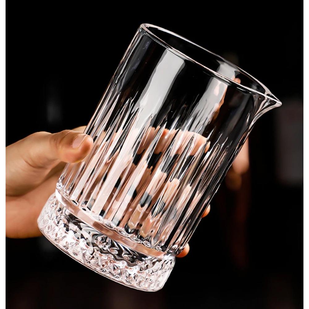 Cocktail Mixing Glass Bartender Beaker Cocktail Stirring Glass with Thick Weighted Bottom Professional Bar Beaker Mixing Glass