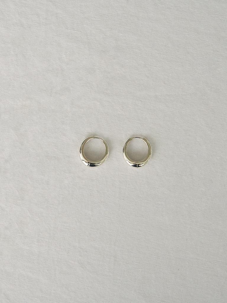 The Part Of [Silver 925] Daily One-Touch Earrings (2 Colors)