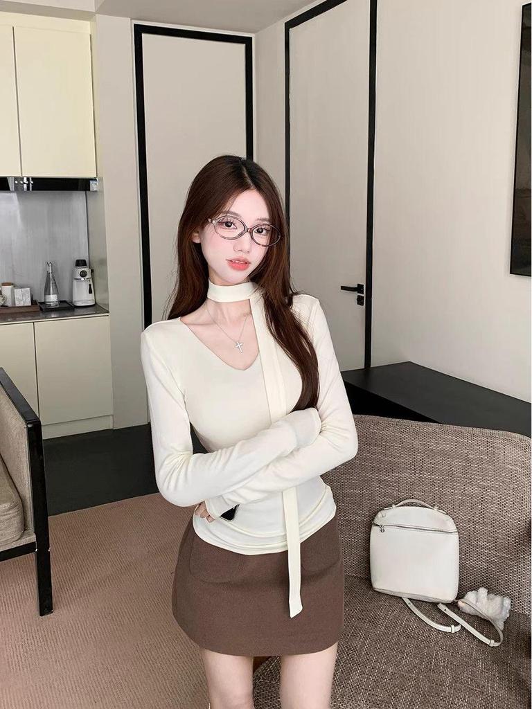 Korean Style V-Neck Turtleneck with Ribbons: Women's Slim Fit Long-Sleeve Top for Autumn and Winter