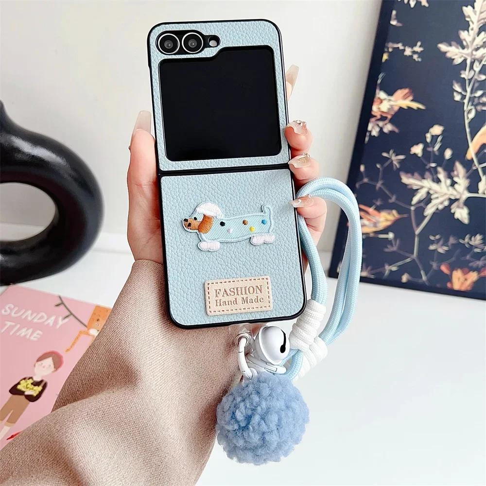 

Кожаный мультяшный чехол для телефона с ремешком на запястье для Samsung Galaxy Z Flip 6 5 4 3 Flip6 Flip5 Flip4 Flip3 5G Ударопрочная защитная крышка For Samsung Galaxy Z Flip6 синий