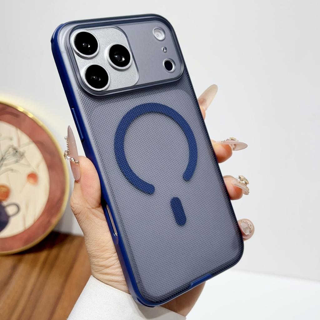 Singularity series is suitable for Apple 17promax mobile phone case, strong magnetic attraction and anti-skid skin feeling iPhone16 anti-drop.