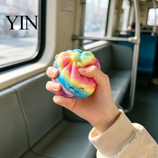 Stressabbau für Reisen Buntes Brötchen Quetschspielzeug, Weiches Sensorisches Fidget Niedliche Neuheit Geschenke Geburtstag Entlastungsspielzeug Erwachsene Kinder Angst Spannung Handgriff