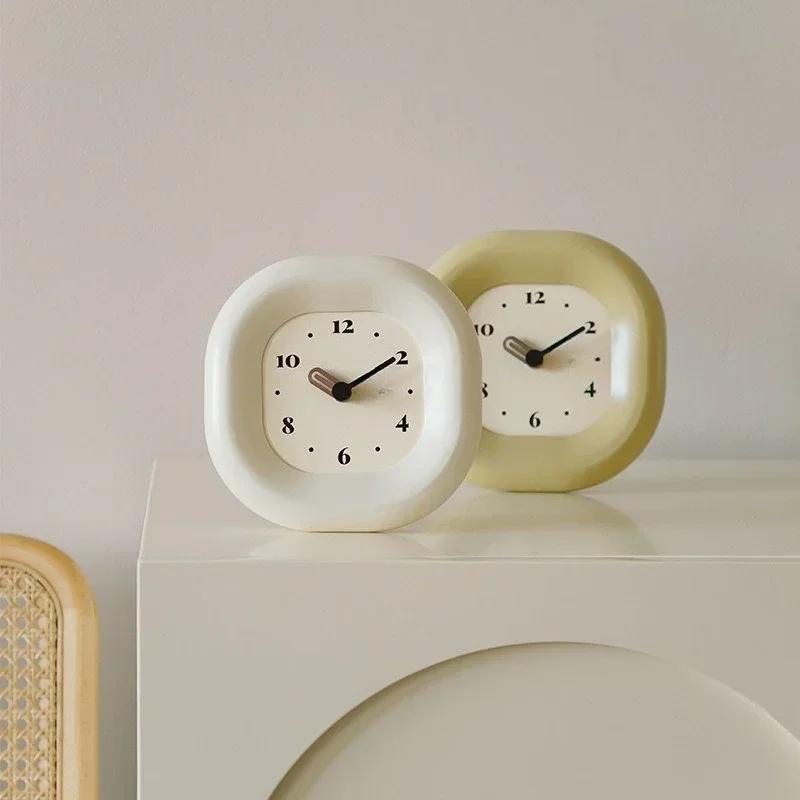 Cream style home wall clock for living room entrance, TV counter-style clock for decoration, tabletop display piece