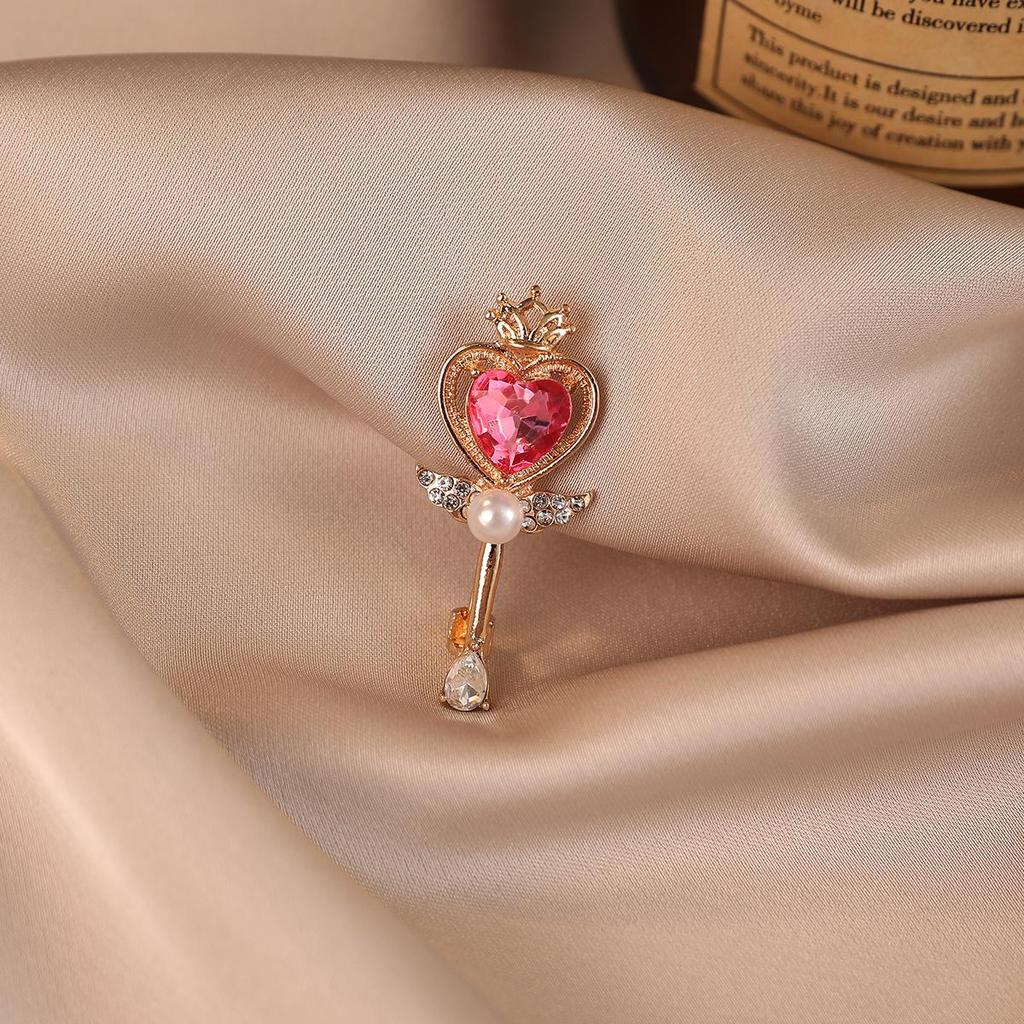 2026 High-End Butterfly Brooch: Elegant Summer Accessory for Shirts and Suits