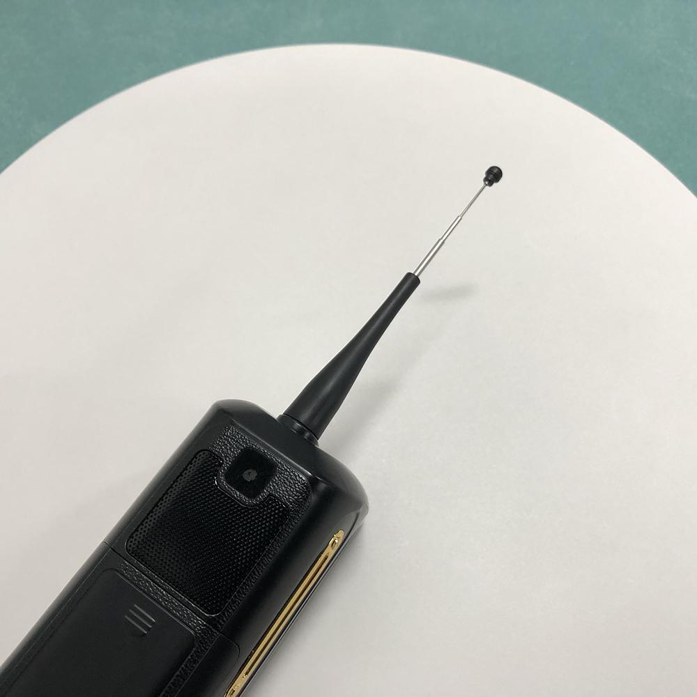 C10 4G-knapp mobiltelefon 2,6 tommers berøringsskjerm Dual SIM stor høyttaler 6800mAh super lang standby lommelykt retro klassisk mobiltelefon