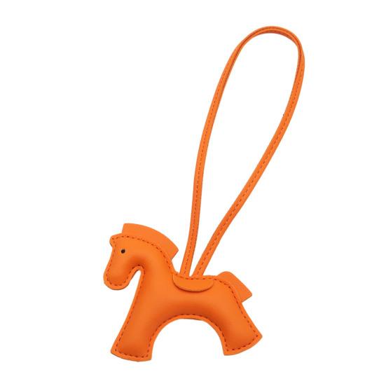 Taschenanhänger Kunstleder Pferde Design Schlüsselanhänger mit Exquisiter Naht Aufhängeseil Schlüsselanhänger Taschenanhänger Handy Zubehör