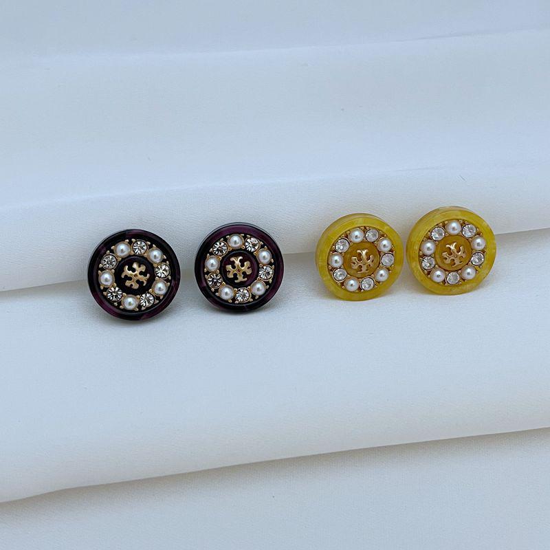 

Elegant Pearl & Rhinestone Women s Stud Earrings жёлтый