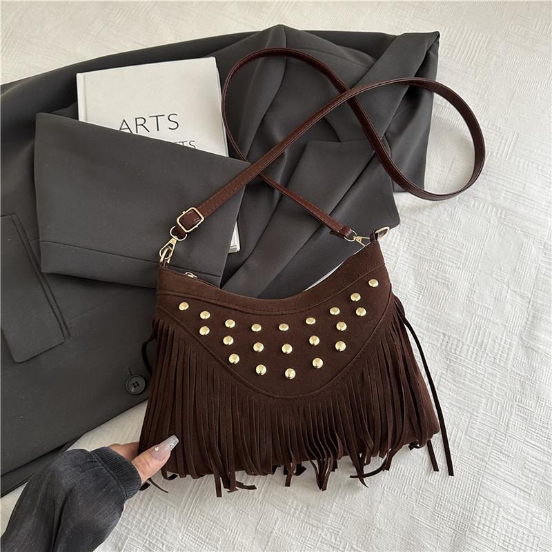 

Korean Vintage Rivet Shoulder Bag Tassel Boho Underarm Bag Zipper Suede Handbag Girls Purses and Handbags bolso mujer