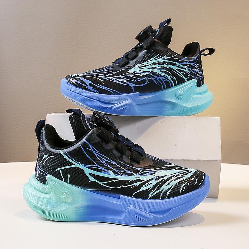 

Кроссовки с вращающейся пряжкой для мальчиков, легкие беговые кроссовки для учеников начальной школы, летняя новинка 2025 года, детская обувь синего цвета 28-33 6 pieces in one hand чёрный