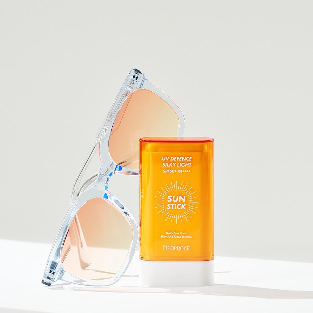 UV Defense Silky Light Sun Stick SPF50+ PA++++ 19g