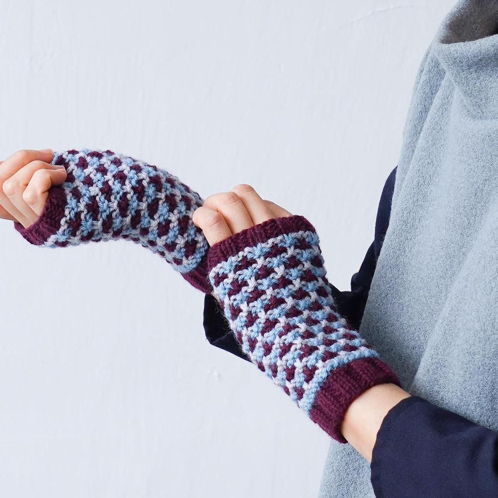 Raw Wool Knitting Kit #3-3 Pull-Up Pattern Hand Warmer Kit