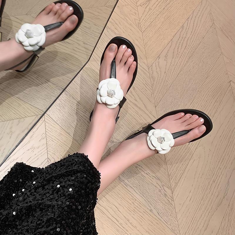 Fashion 2025 New Summer Women Sandals Genuine Leather Women Shoes Open Toe Low Heel Casual Buckle Strap Shoes Flower Modern Sandals