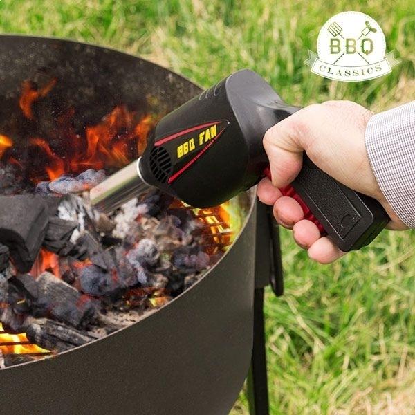 Grilovací ventilátorová pistole pro snadné zapálení grilování