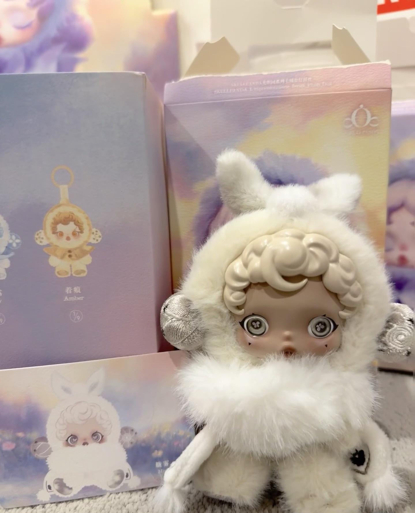 

Автомобильное плюшевое украшение LABUBU SKULLPANDA Серия «Импрессионизм» Слепая коробка Коробка-сюрприз Мешок-сюрприз Игрушки Кукла Милая Аниме Фигурка Настольные украшения Подарочная кукла 1pcs