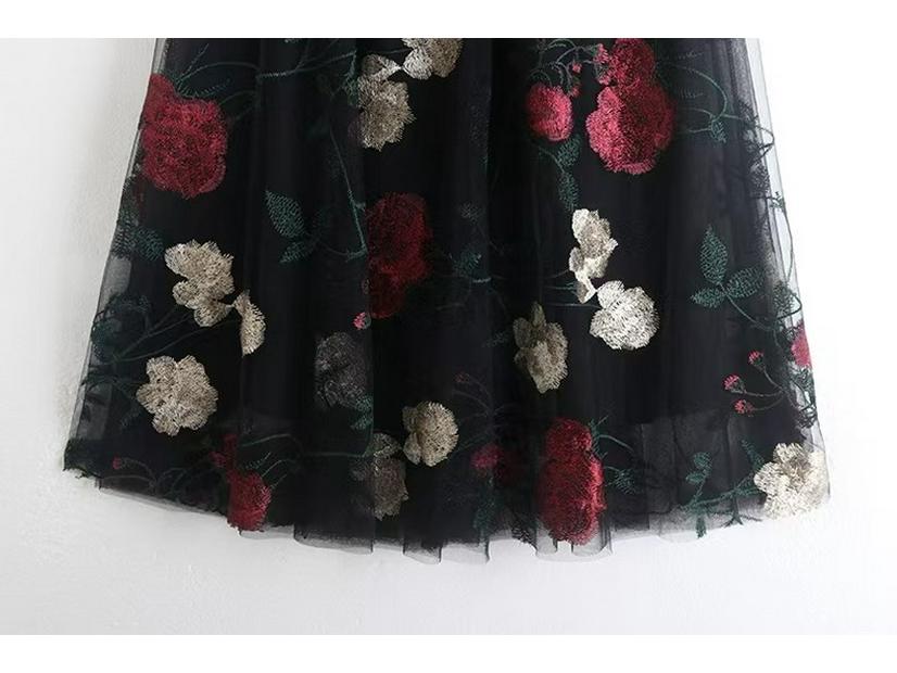 Women's French Retro Floral Embroidery A-Line Mesh Skirt for Spring/Summer