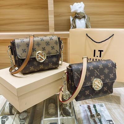 Summer New Women's Bag Letter Printing Chain Messenger Bag Women's Commuting Color Contrasting Small Square Bag