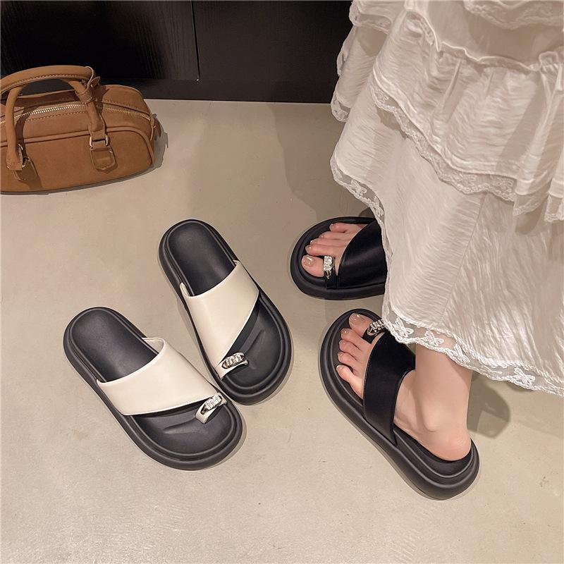 Thick-bottomed Shit-stepping Slippers Women's Outer Wear 2025 Summer New Versatile Rhinestone Casual Solid Color Cool Slippers