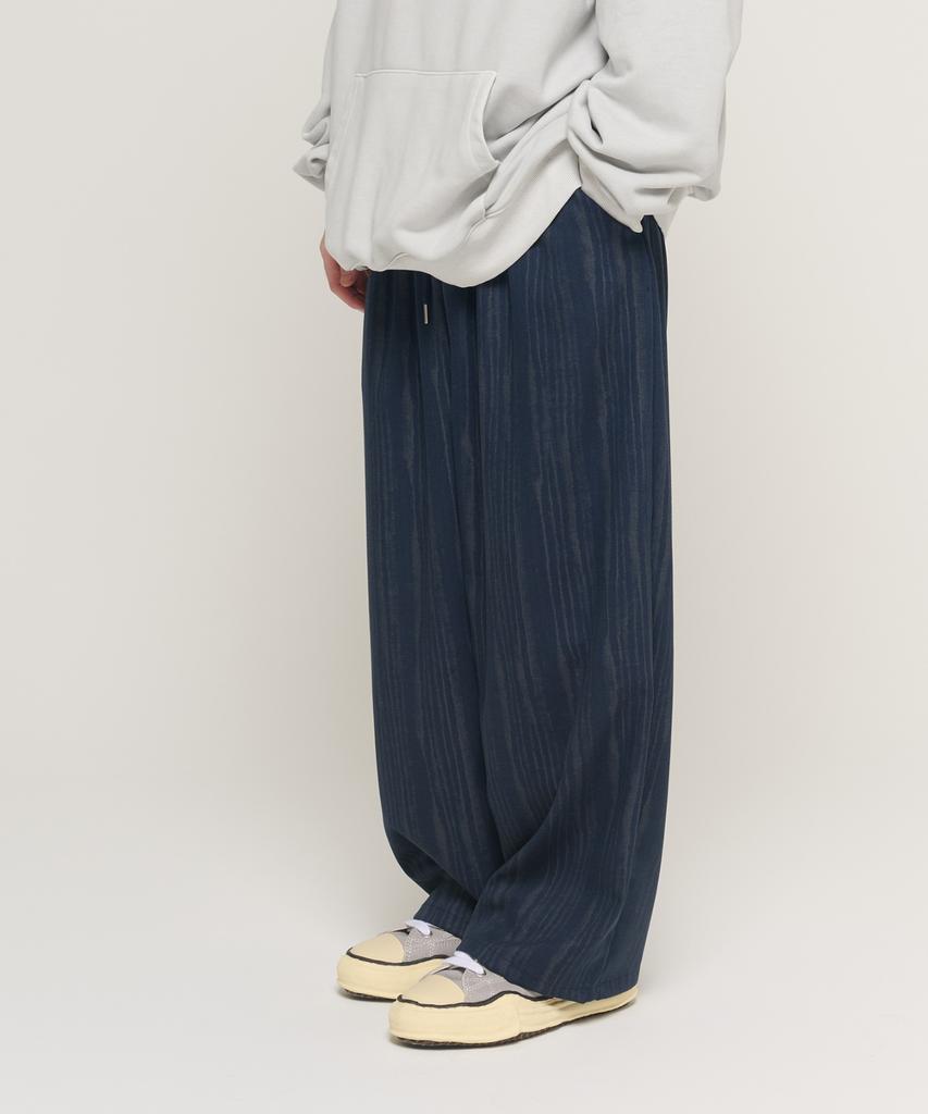 CARGOBROS Striped Washed Denim Balloon Pants (Navy)