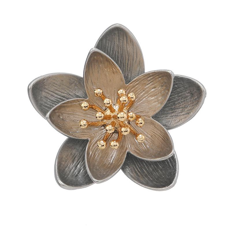 New Chinese design lotus brooch retro literary Chinese style neckline pin exquisite high-end cheongsam accessories women