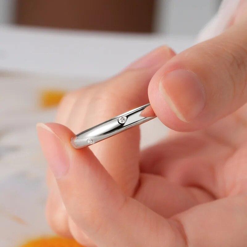 1,6mm diamantové prsteny z celého moissanitu pro ženy Klasický ocasní pás S925 Sterling Silver Velkoobchod se svatebními šperky